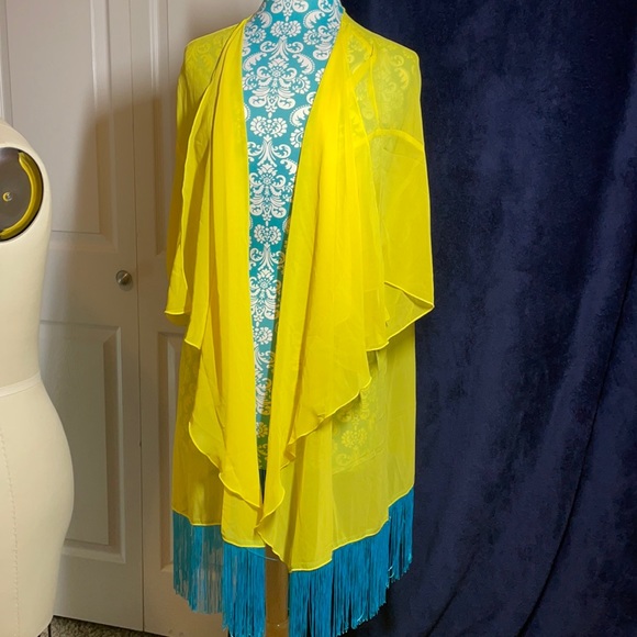 LuLaRoe Sweaters - LuLaRoe Monroe Fringe Duster | L NWT